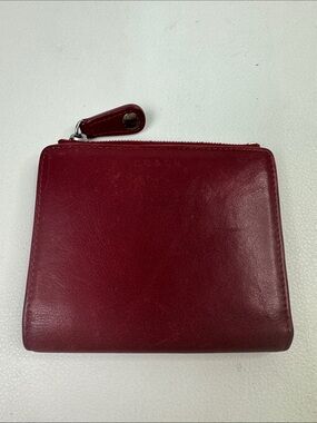 Vintage Coach Zip Wallet in Deep RED Leather Zip pocket Lined Rare